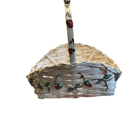 Vintage Strawberry and Rose Decorated Woven Baskets (2) - Picture 2 of 14